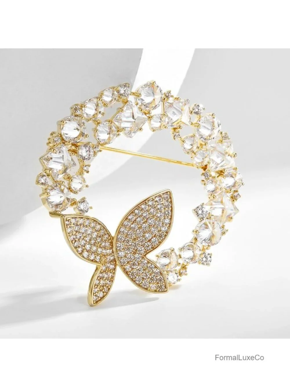 14K Gold Crystal Pearl Butterfly Brooch Pin Elegant Vintage Circular Design